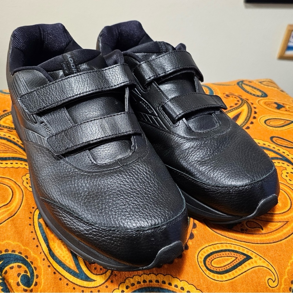 Brooks Addiction Walker Men's 14 wide 2E, hook & loop, EUC, bk leather